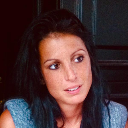 Coach Charlotte, prof de yoga et formatrice à Aix